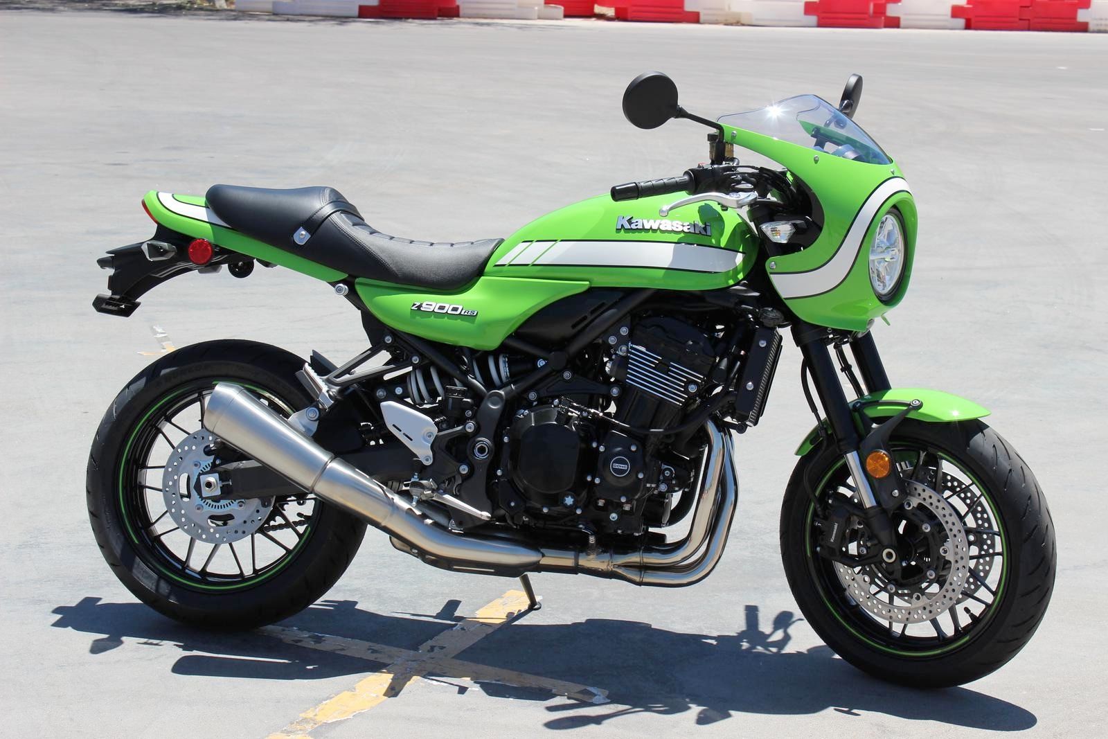 Kawasaki Z900RS Cafe in green