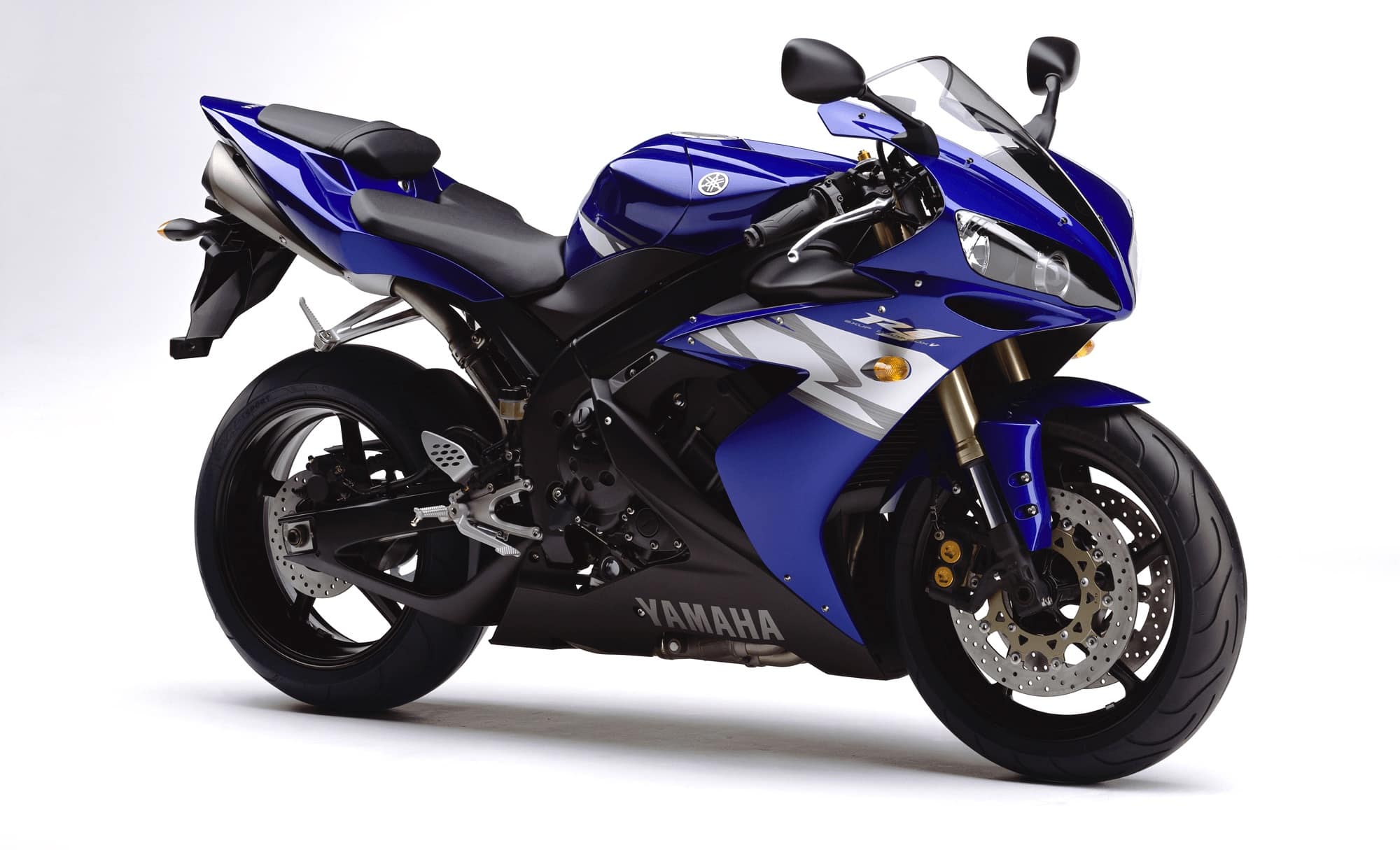 2004-2005 4th generation Yamaha R1 in blue, black and silver.