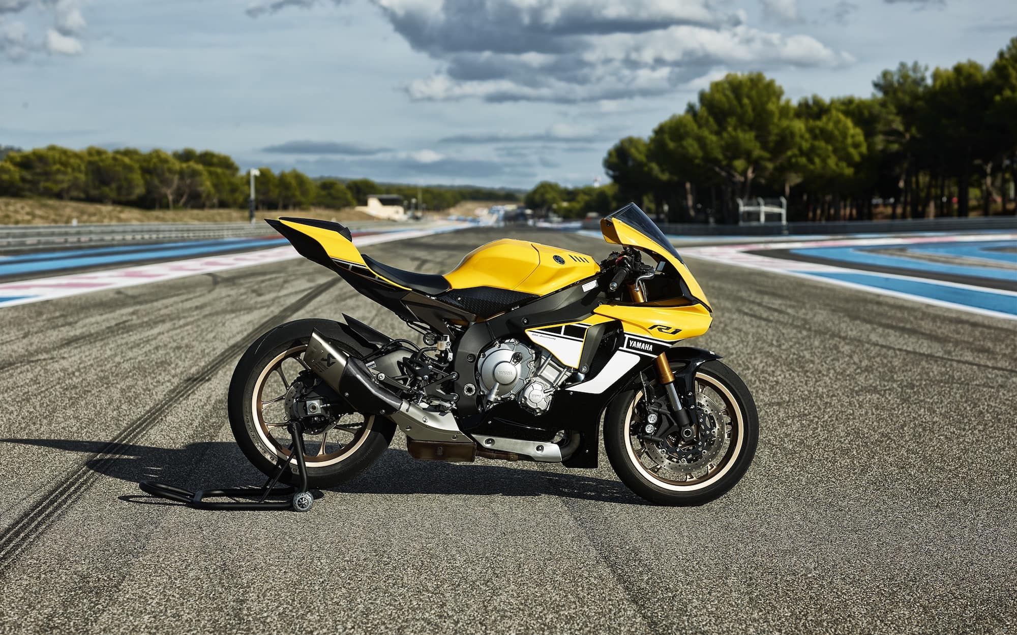 The 2016 Limited Edition Yamaha R1. Looks like the 2006 edition, but faster, and more controllable.
