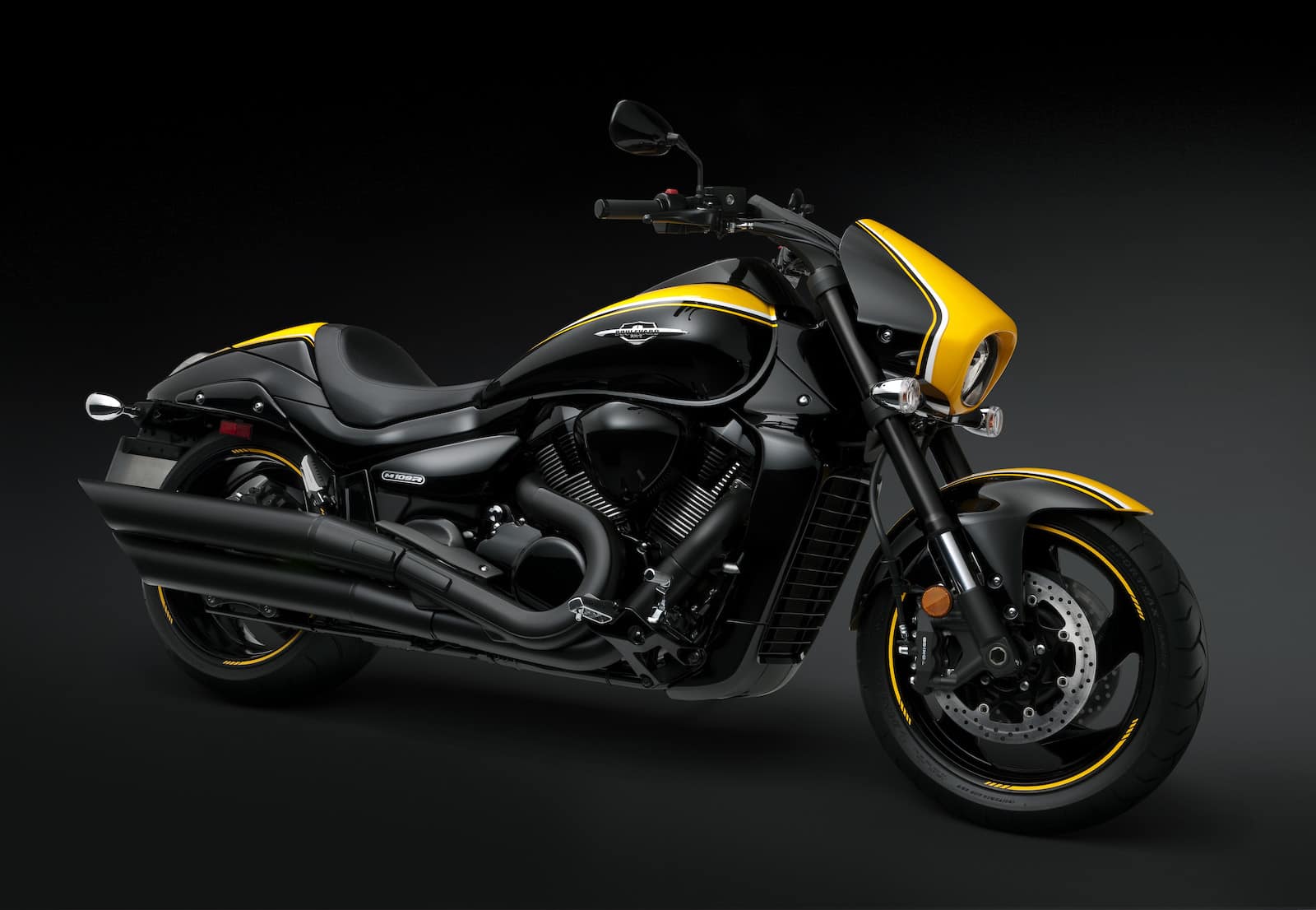 The Suzuki M109R Black - one of the best-looking power cruisers of 2019