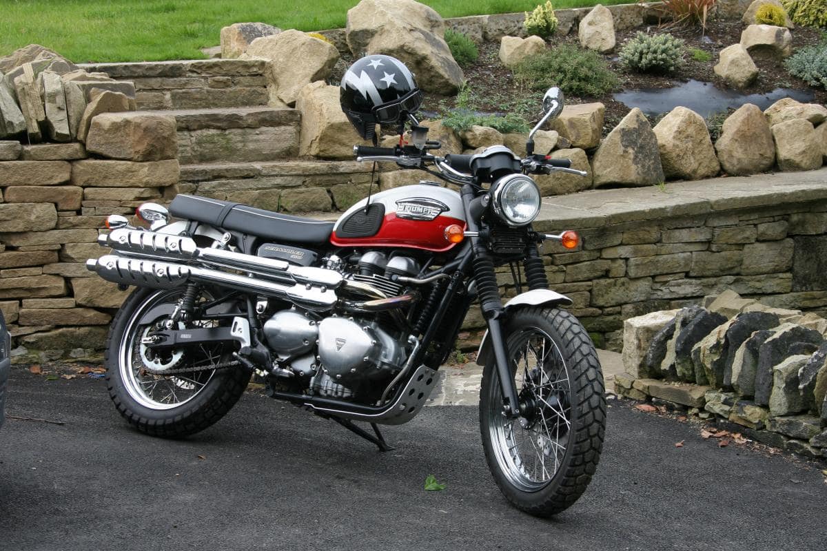Generation one triumph scrambler with carburettors