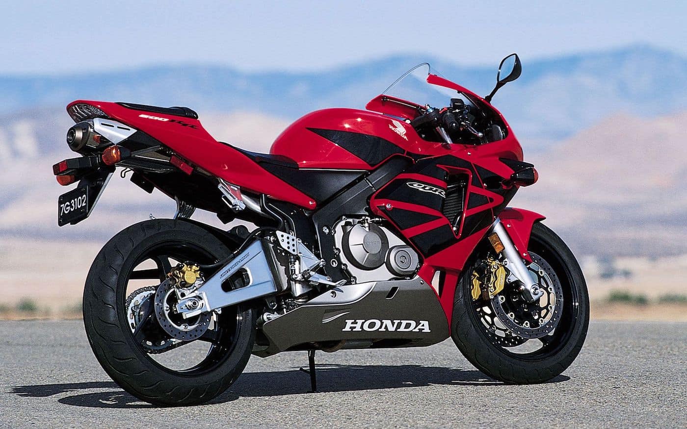 A Honda CBR600RR in black and red - a great Yamaha R6 alternative