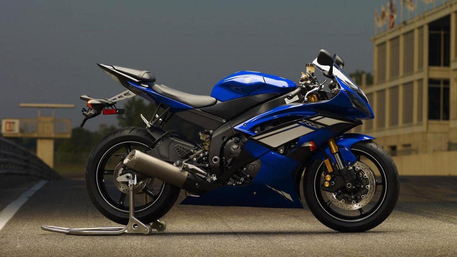 A blue Yamaha R6. A wonderful motorcycle to buy used.