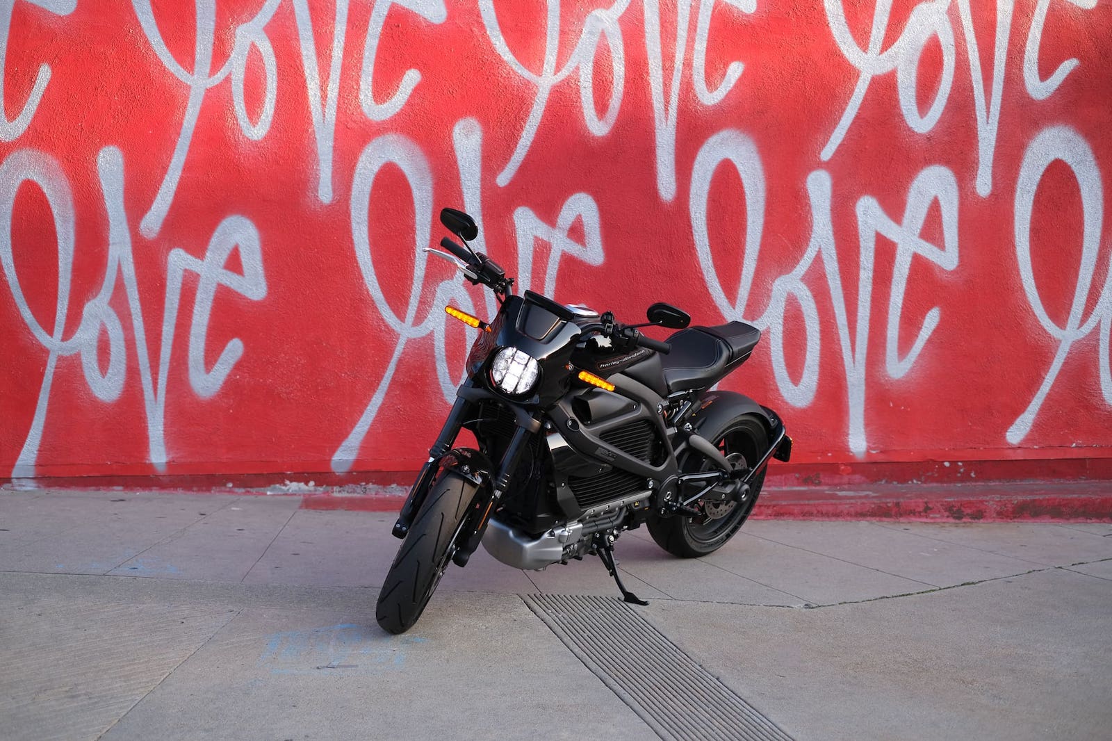 Harley Davidson LiveWire, Instagram love wall in Los Angeles