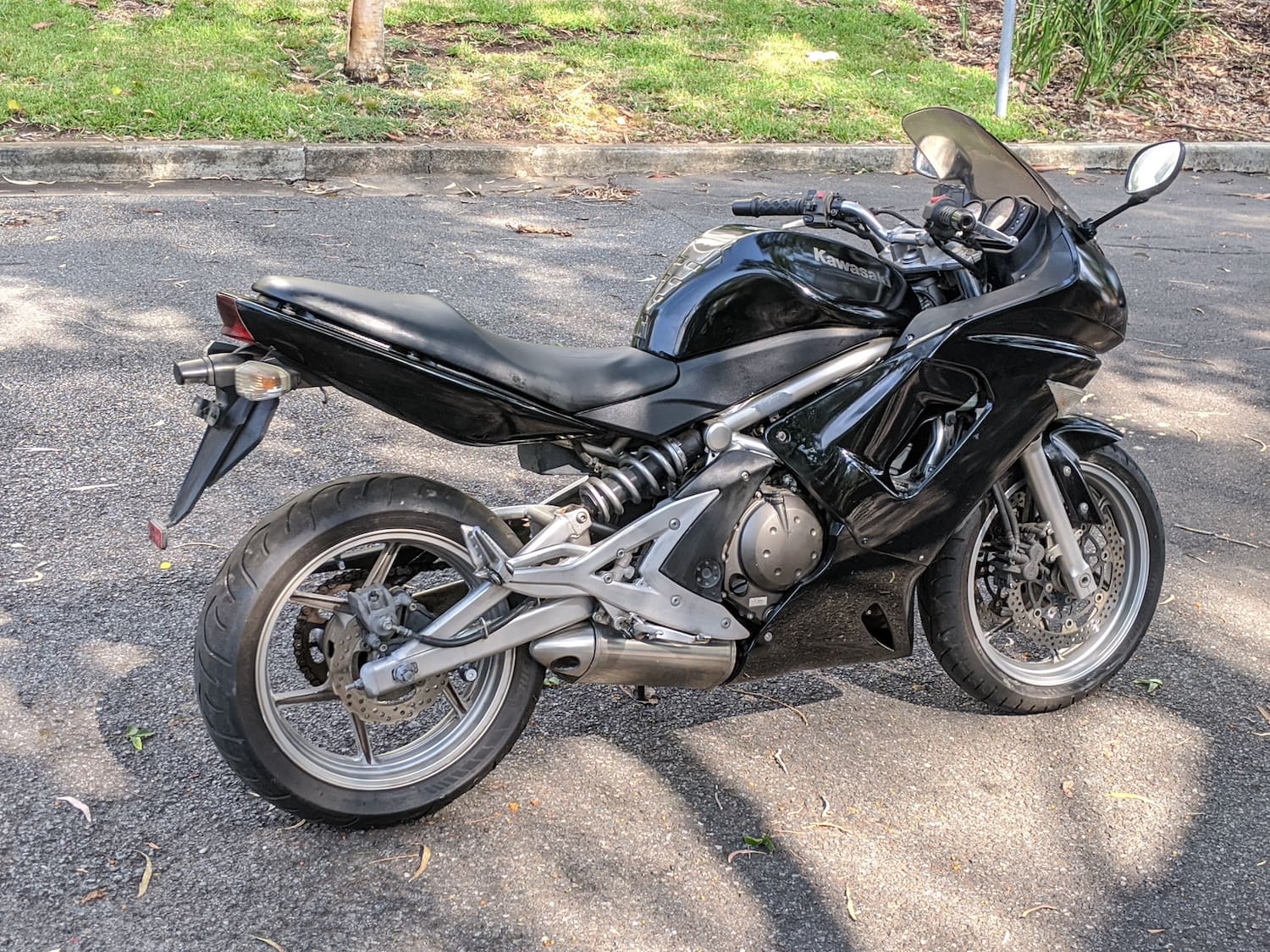 Repairing motorcycle fairings with plastic welding and painting