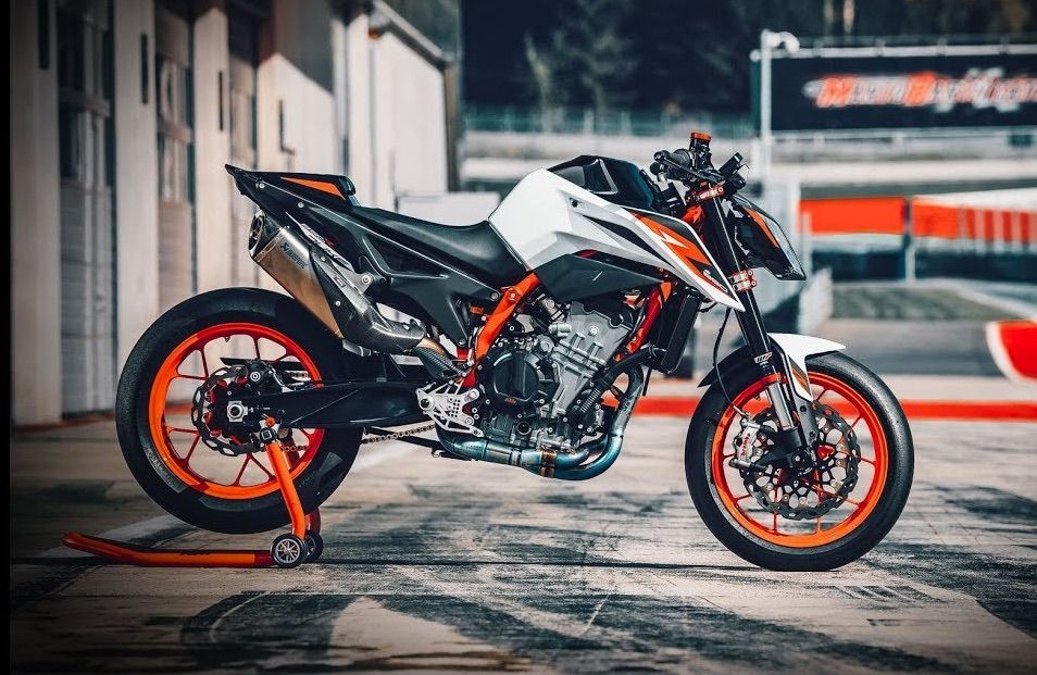 The KTM Duke 890 is one of the best-looking motorcycles of 2020.