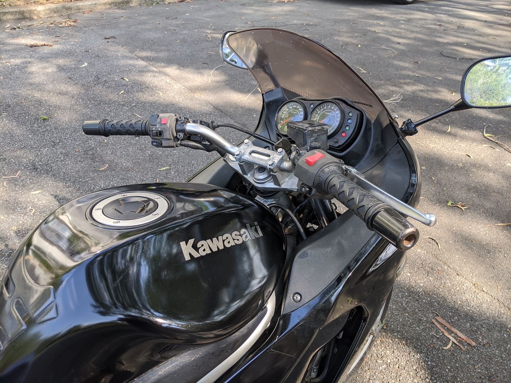 Black Kawasaki ER-6F Ninja 650 Side ViewRight hand side cockpit view