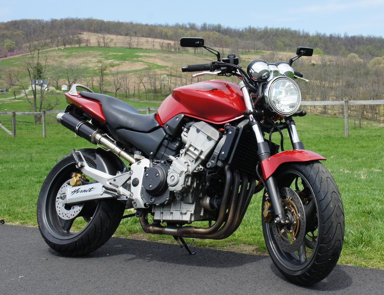 Honda CB900 919 Hornet, a modern equivalent of the venerable Honda CB900F Bol d'or
