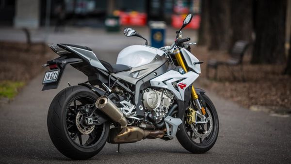 BMW S1000R: Complete Buying Guide to Everyday Awesome